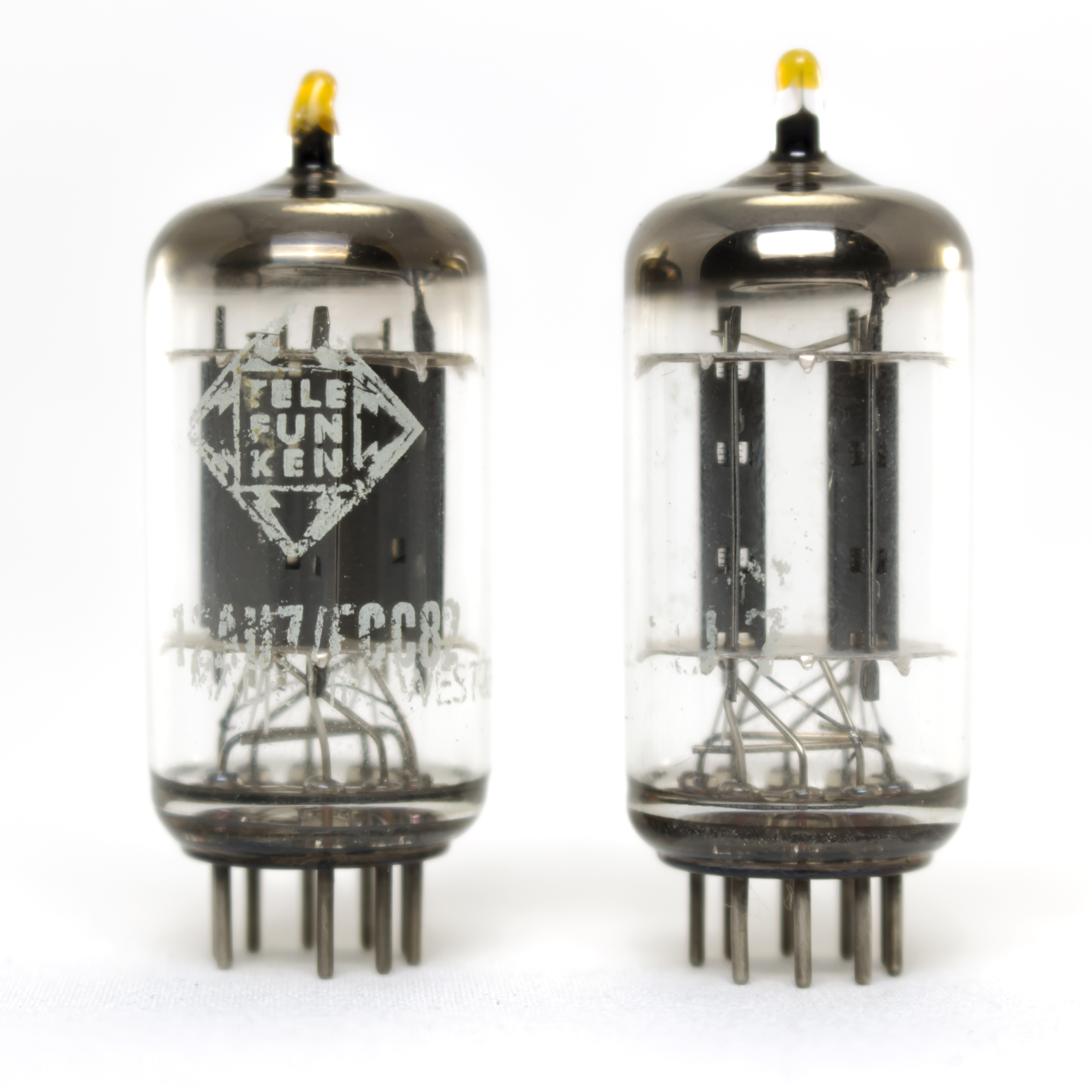 B1 Telefunken 12AU7 ECC82 Smooth Plates Yellow Tip clean pins test Like